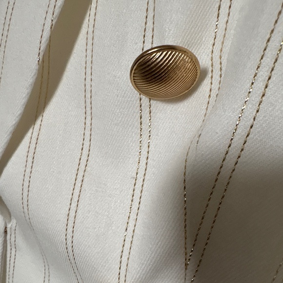 Elie Tahari Winter White Cropped Blazer-Gold Button/Metallic Thread-NWT - Picture 2 of 8